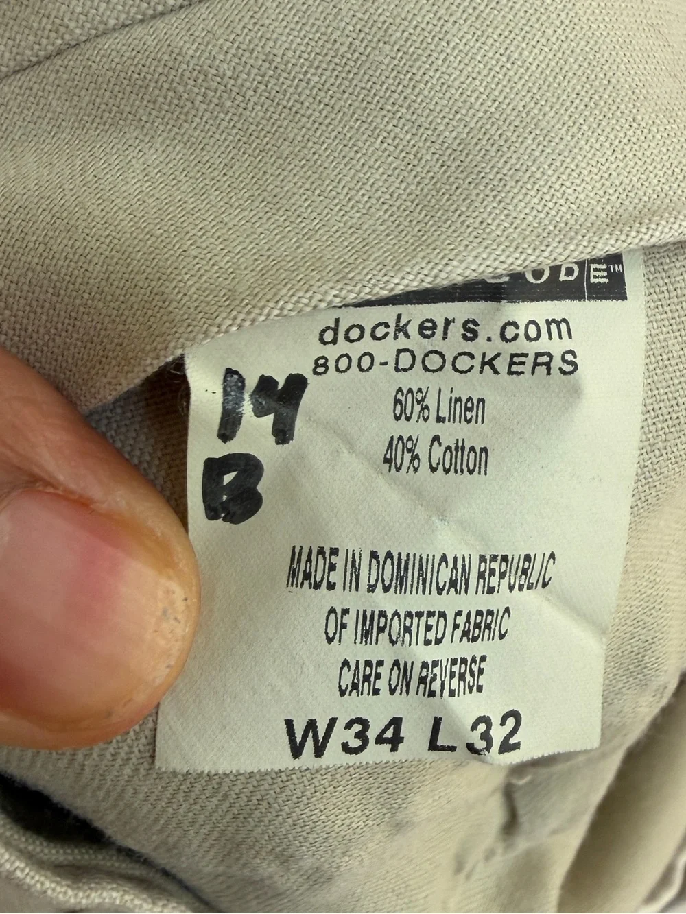 Dockers Men's Linen Blend Pleated Chinos in Light Cream Dress Pants Size W34/L32